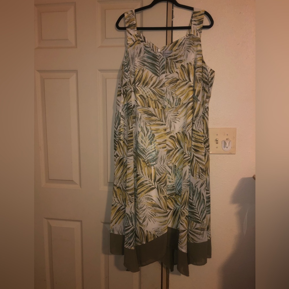 Catherine’s 2X 22/24 Sleeveless Hanker-chief Hem Dress in like new condition.